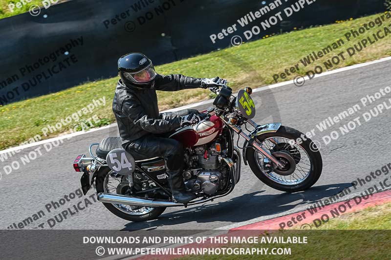 cadwell park;cadwell park photographs;cadwell trackday photographs;enduro digital images;event digital images;eventdigitalimages;peter wileman photography;racing digital images;trackday digital images;trackday photos